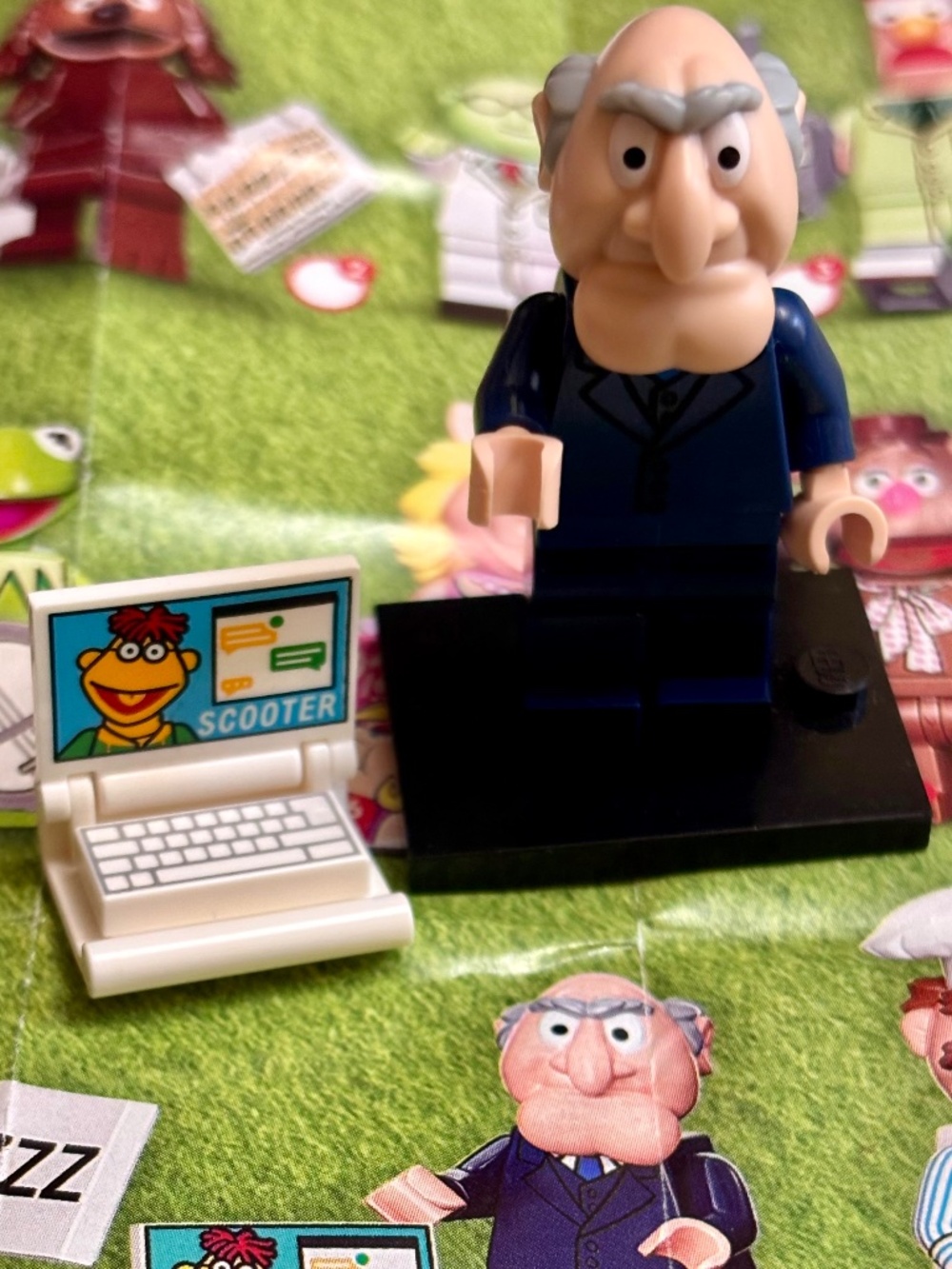 LEGO The Muppets "Statler" coltm-10 with stand, accessories & pamphlet.